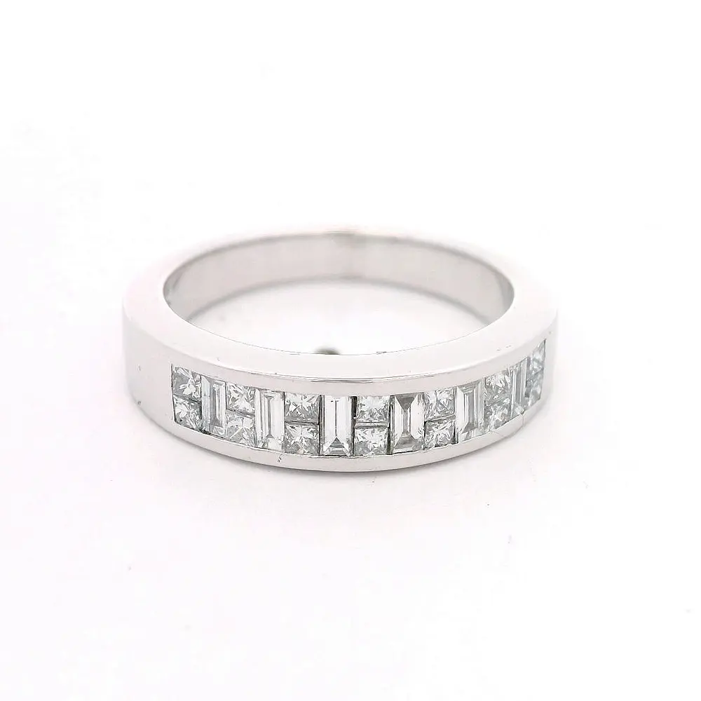 Anillo 18K Cintillo Baguette y Princesa