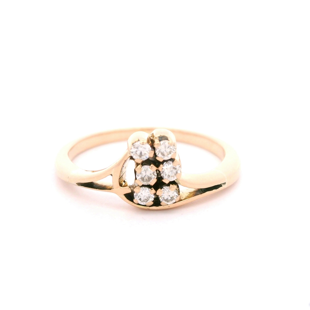 Anillo 14K Calado con Diamantes