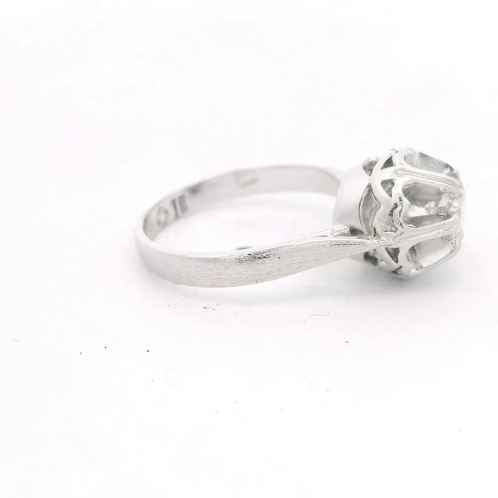 Anillo 18K Solitario Chatón Diamante