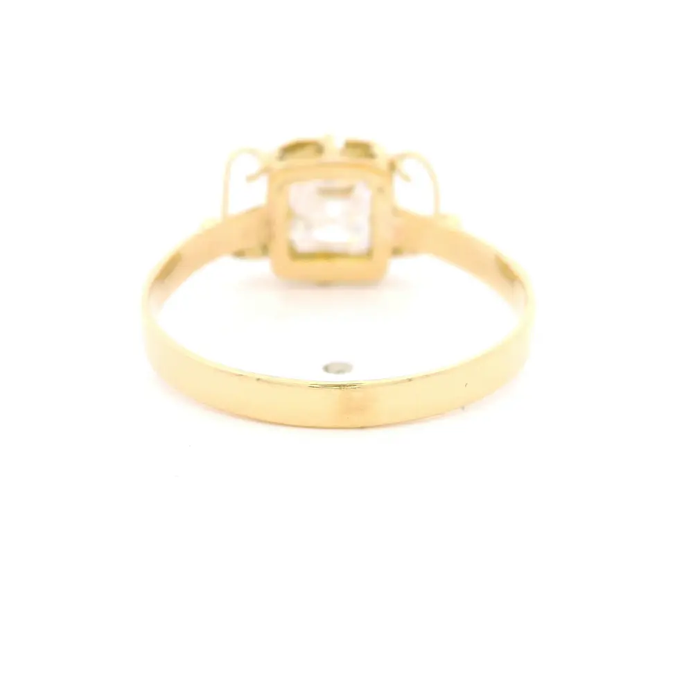 Anillo 18K Chatón Moissanita Asscher