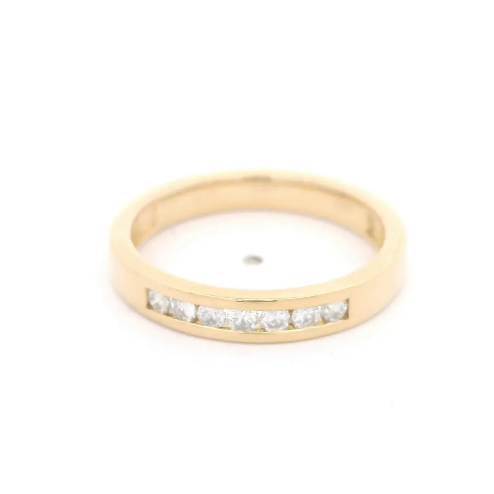 Anillo de Oro 18K Mini Cintillo con 7 Diamantes
