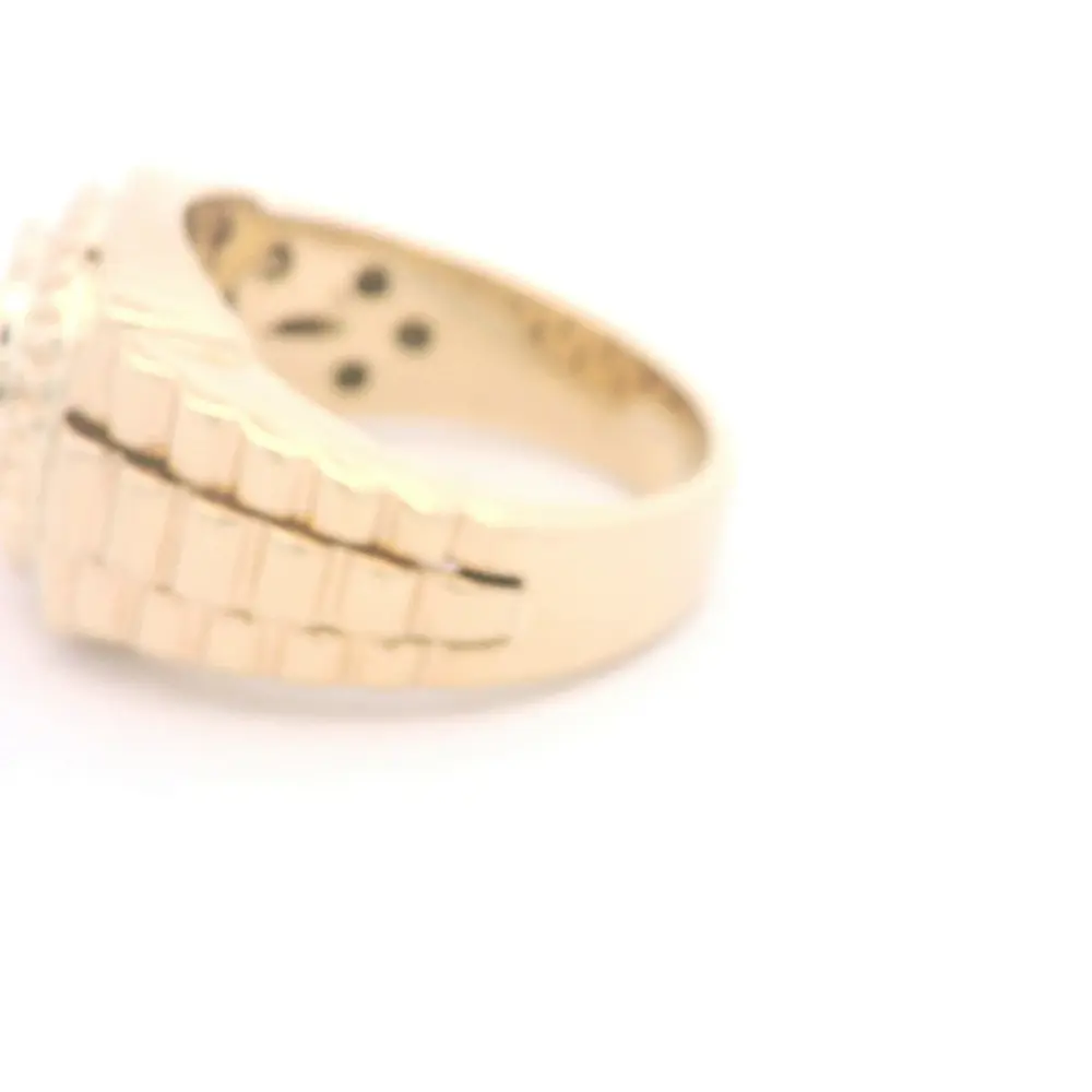 Anillo de Oro 18K Sello con Diamantes y Laterales Tallados