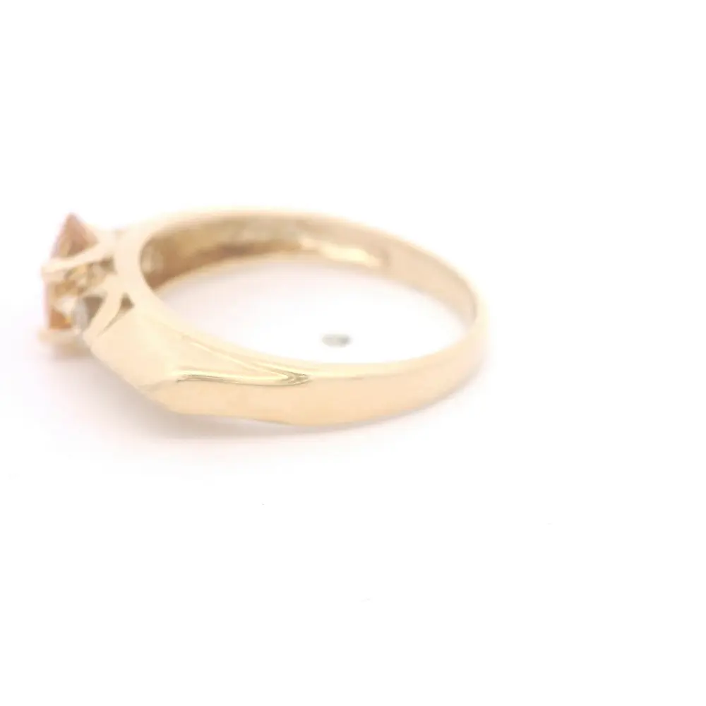 Anillo de Oro 14K Trilogy con Diamantes y Cuarzo Citrino