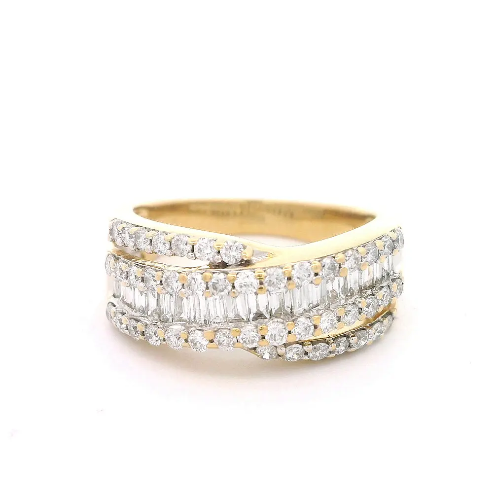 Anillo de Oro 18K Crossed Calado con Diamantes