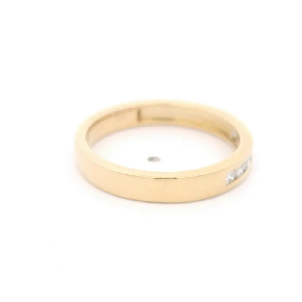 Anillo de Oro 18K Mini Cintillo con 7 Diamantes