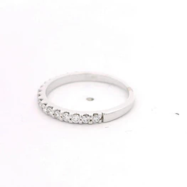 Anillo de Oro Blanco 18K con Diamantes