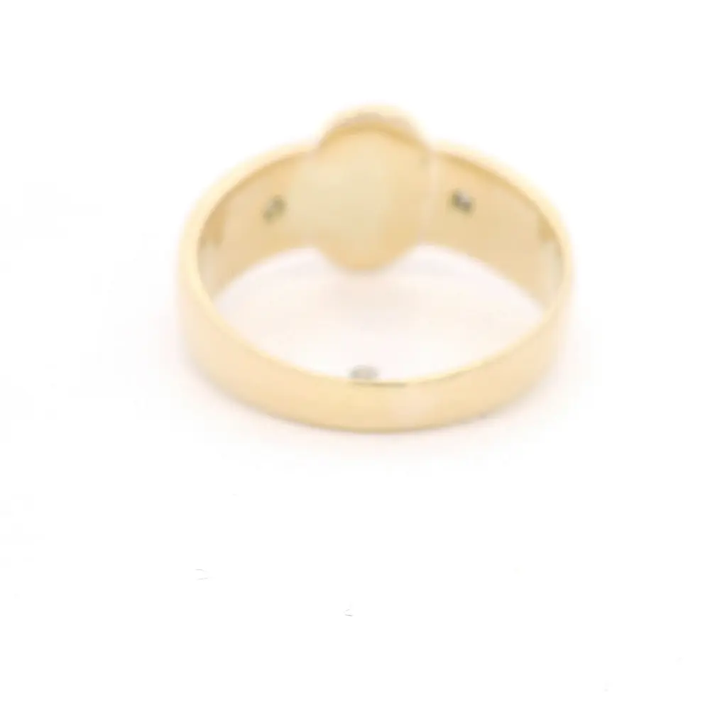 Anillo de Oro 18K Semi Bombé con Diamantes y Ópalo Natural