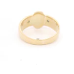 Anillo de Oro 18K Semi Bombé con Diamantes y Ópalo Natural