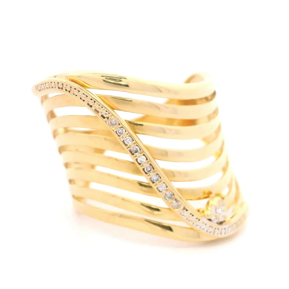 Anillo de Oro Amarillo 18K Ondulado Calado con Diamantes