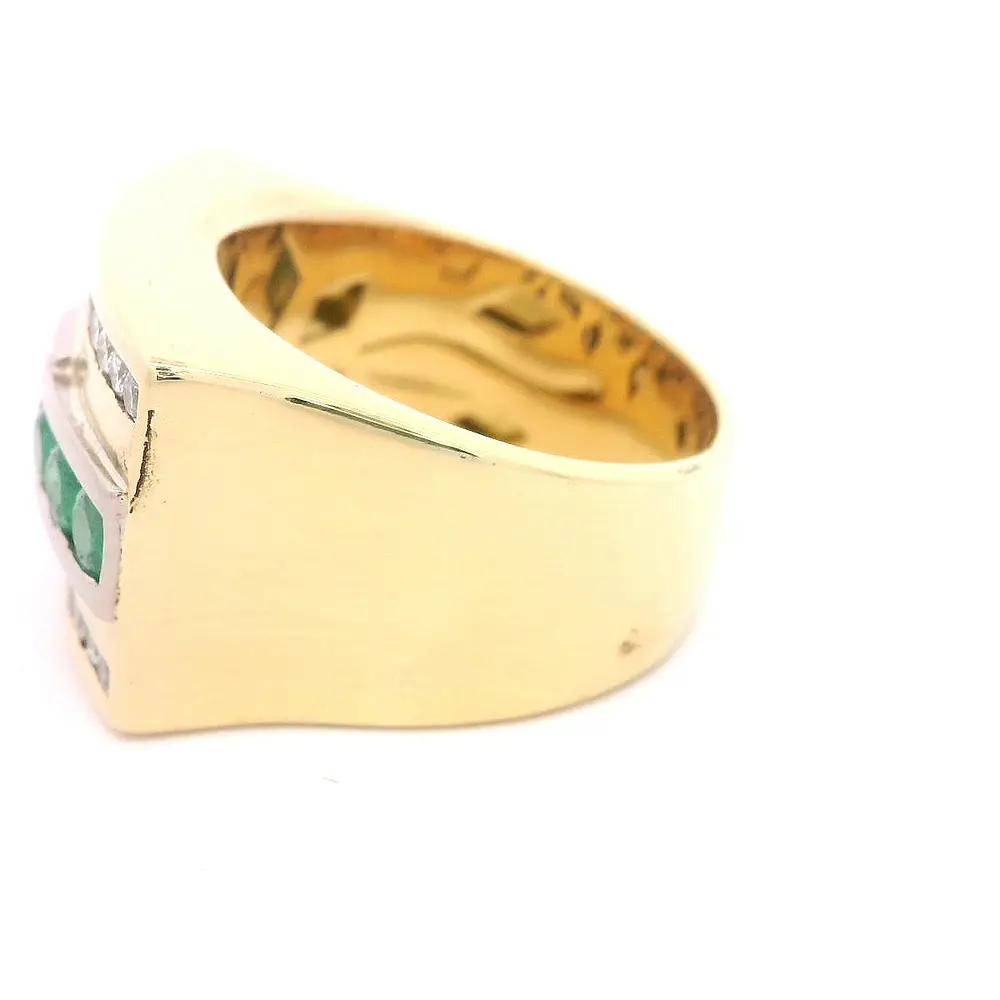 Anillo de Oro 18K Sello con Diamantes y Esmeraldas