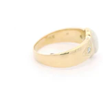 Anillo de Oro 18K Semi Bombé con Diamantes y Ópalo Natural