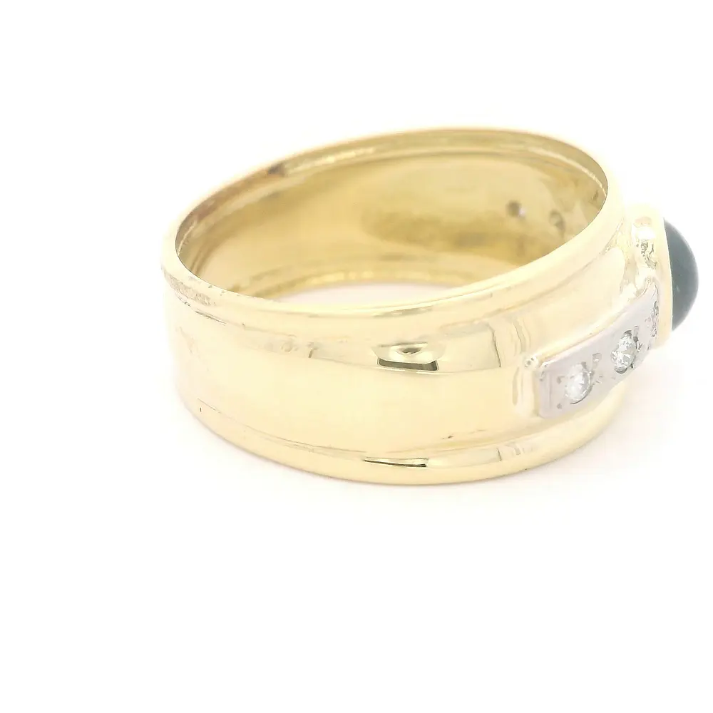 Anillo de Oro 18K Bombé con Diamantes y Zafiro Cabujón