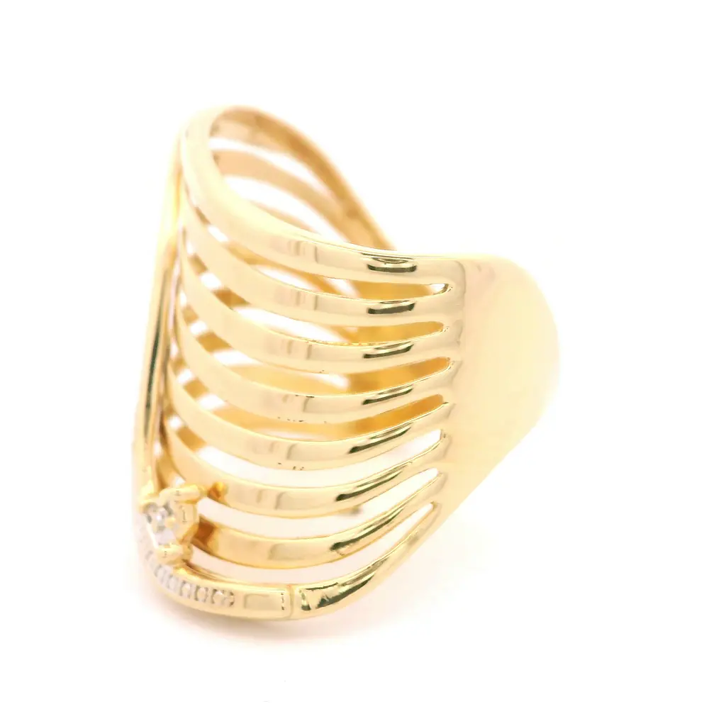 Anillo de Oro Amarillo 18K Ondulado Calado con Diamantes