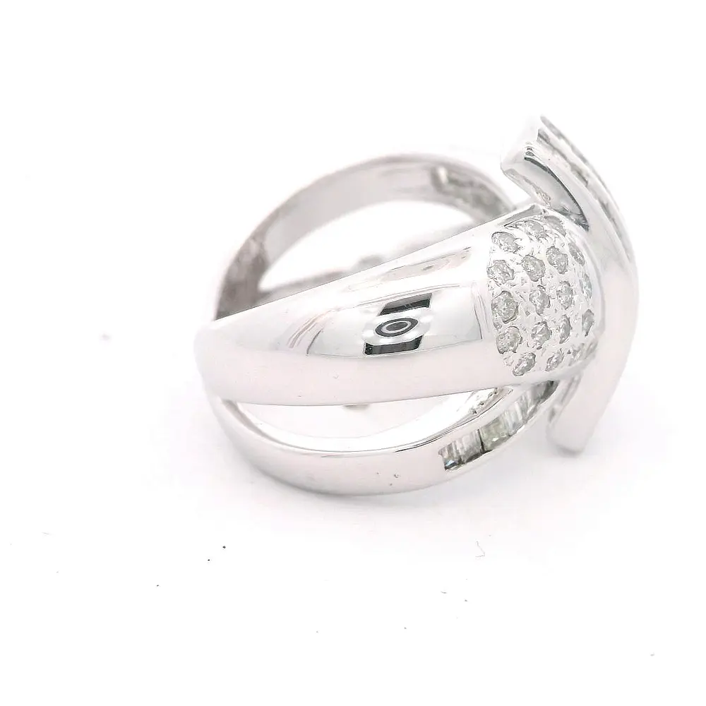 Anillo Oro Blanco 18K con Diamantes