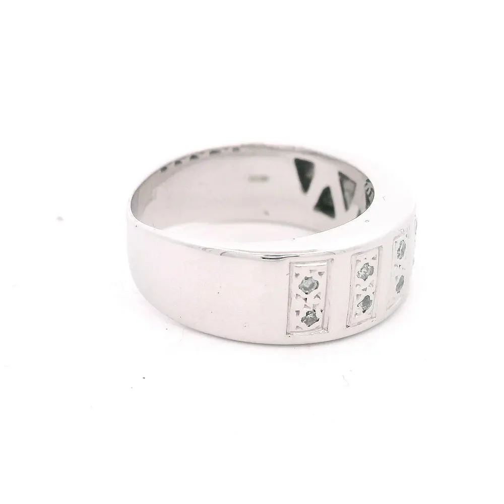 Anillo de Oro Blanco 18K con Diamantes