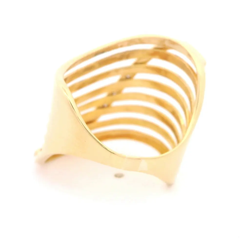 Anillo de Oro Amarillo 18K Ondulado Calado con Diamantes