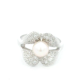 Anillo Oro Blanco 14K Flor con Diamantes y Perla
