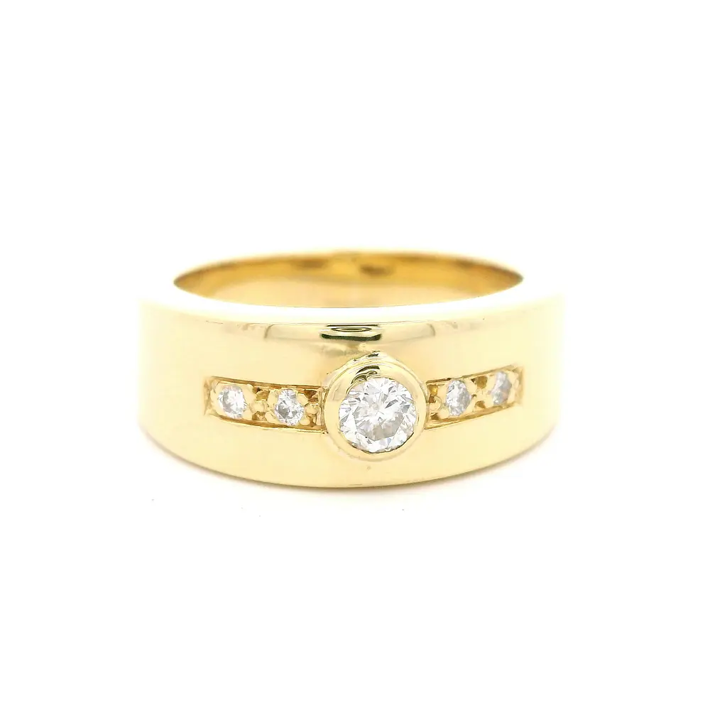 Anillo Oro 18K Semi Bombe con Moissanita