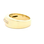Anillo Oro 18K Semi Bombe con Moissanita