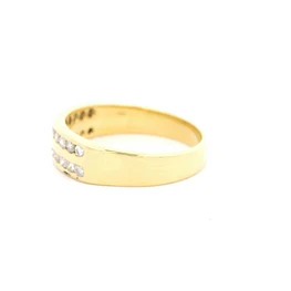 Anillo Oro 18K Cintillo con Diamantes