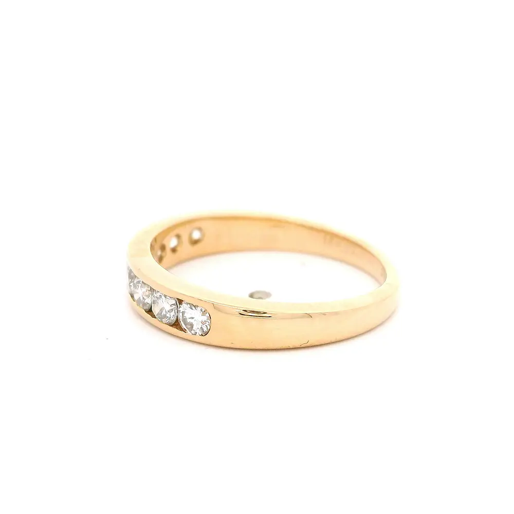 Anillo Oro 18K Cintillo con Diamantes