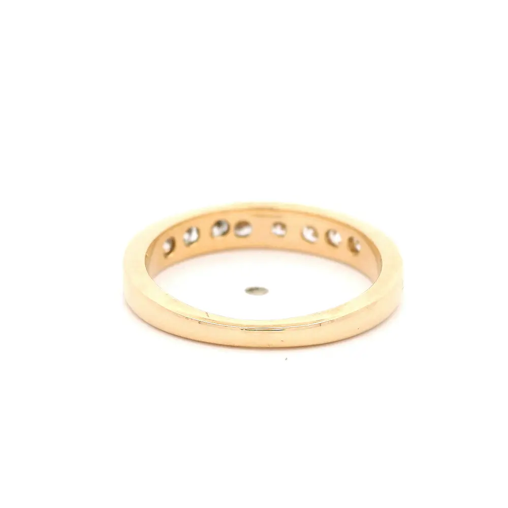 Anillo Oro 18K Cintillo con Diamantes
