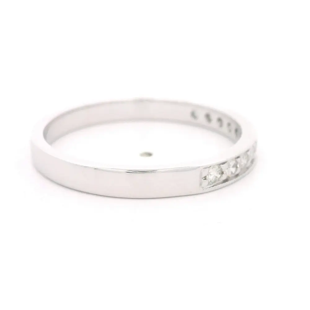 Anillo Oro 18K Cintillo con Diamantes
