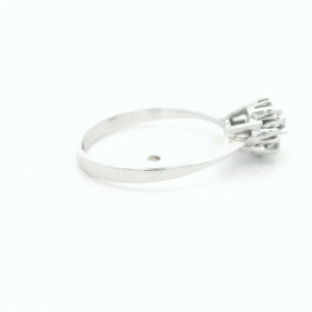 Anillo Oro 14K Flor con Diamantes