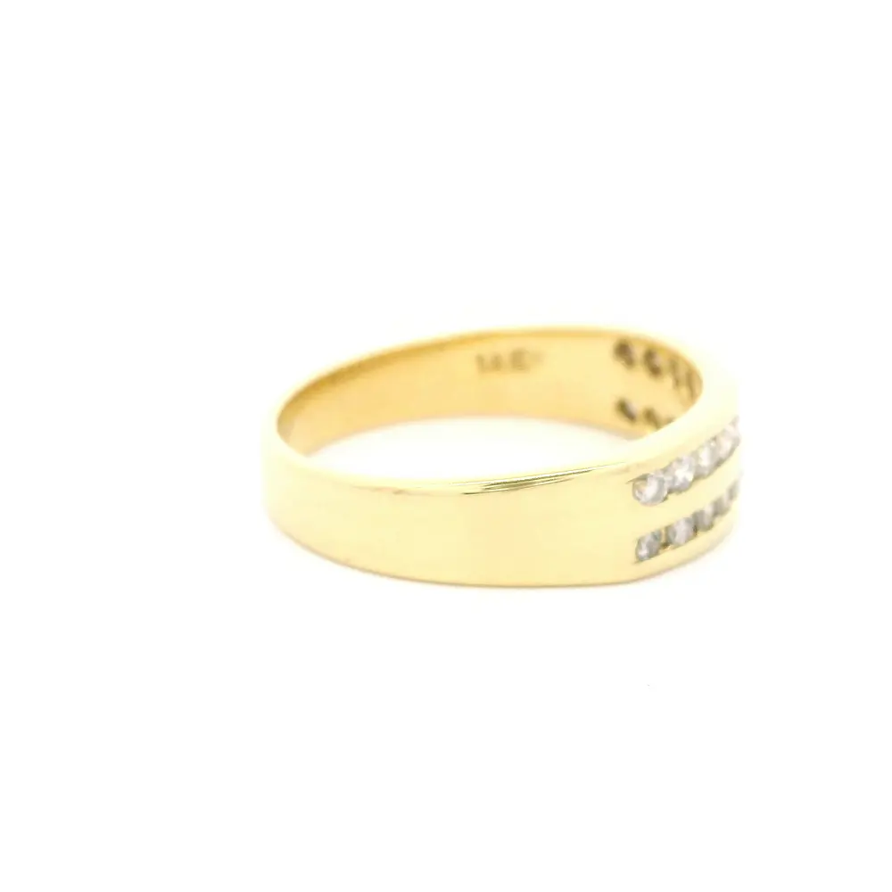 Anillo Oro 18K Cintillo con Diamantes