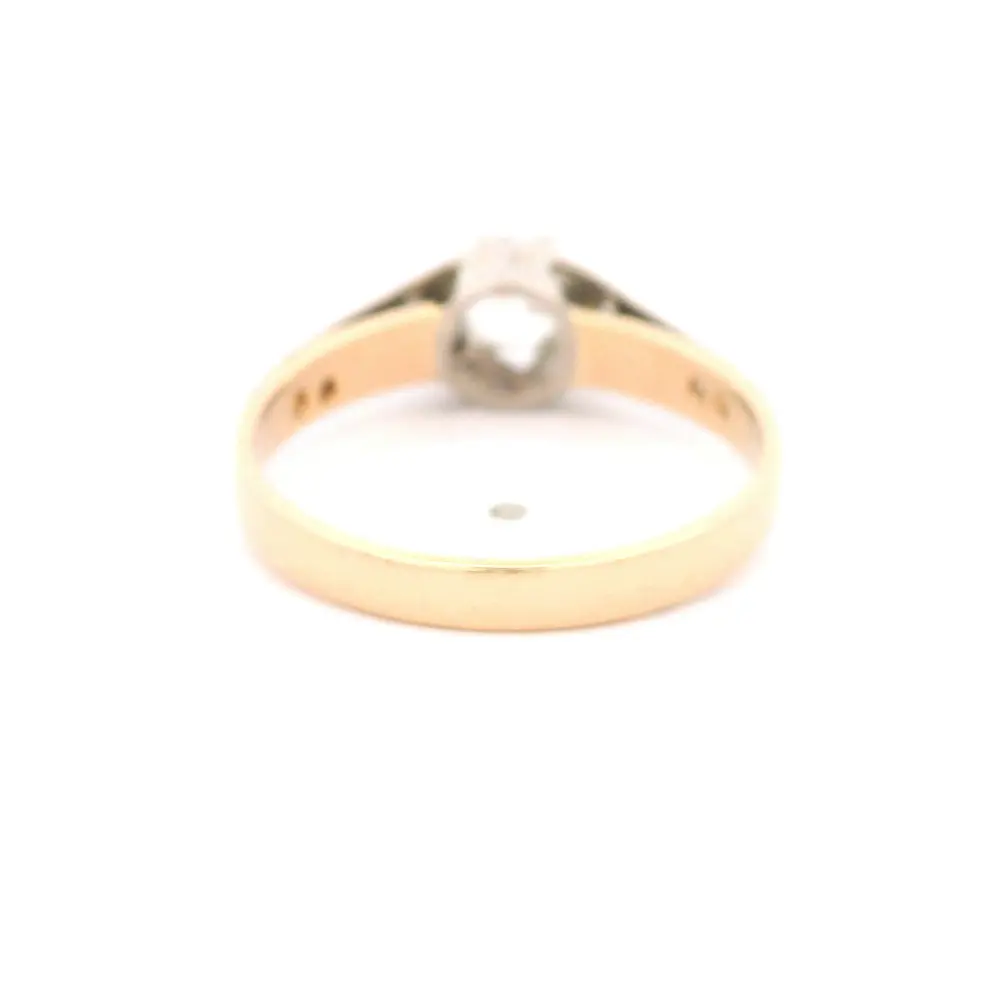 Anillo Oro 18K Solitario con Diamante