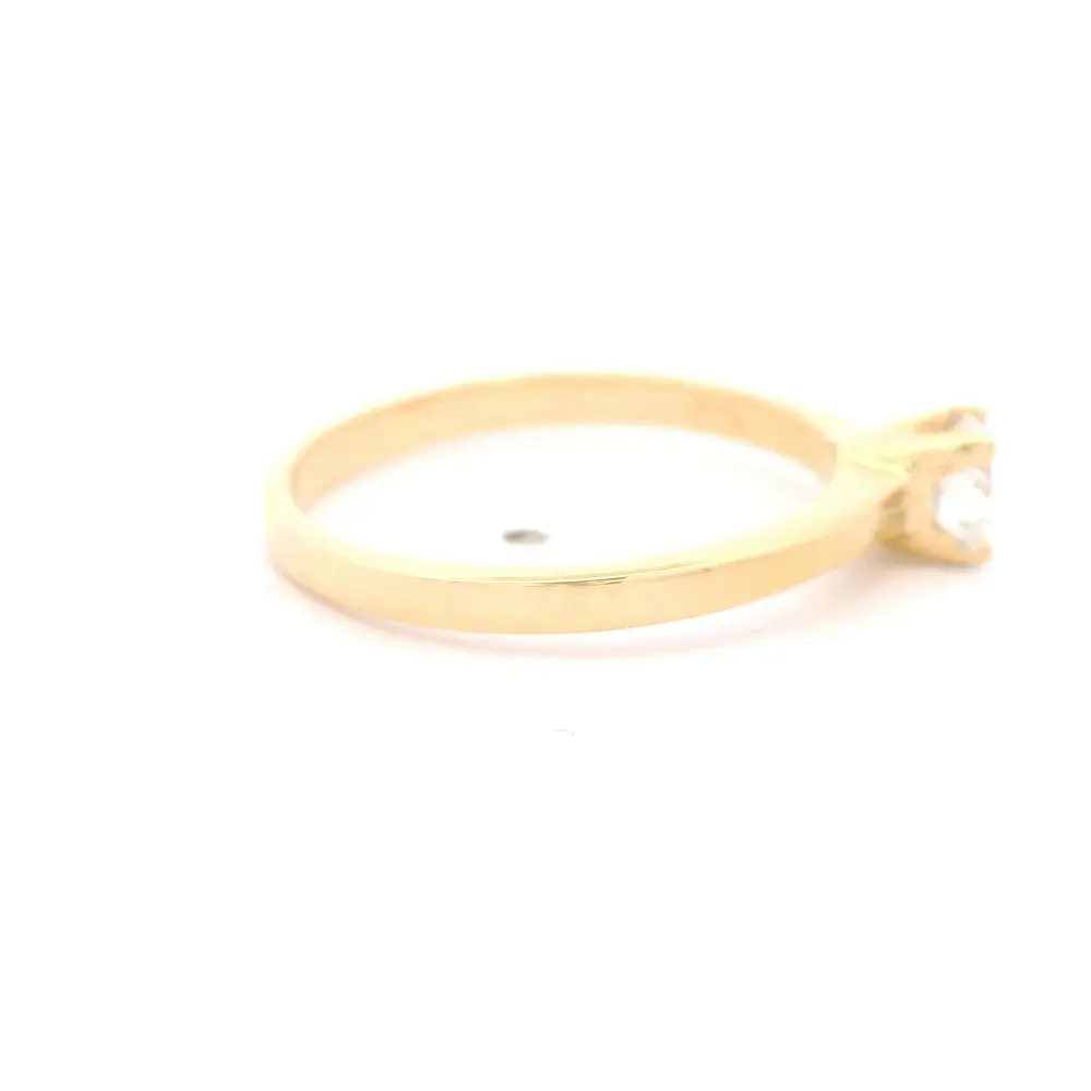 Anillo Oro 18K Solitario con Moissanita