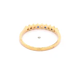 Anillo de Oro Amarillo 18K Cintillo con 5 MCP Incoloras y 4 MCP Azules