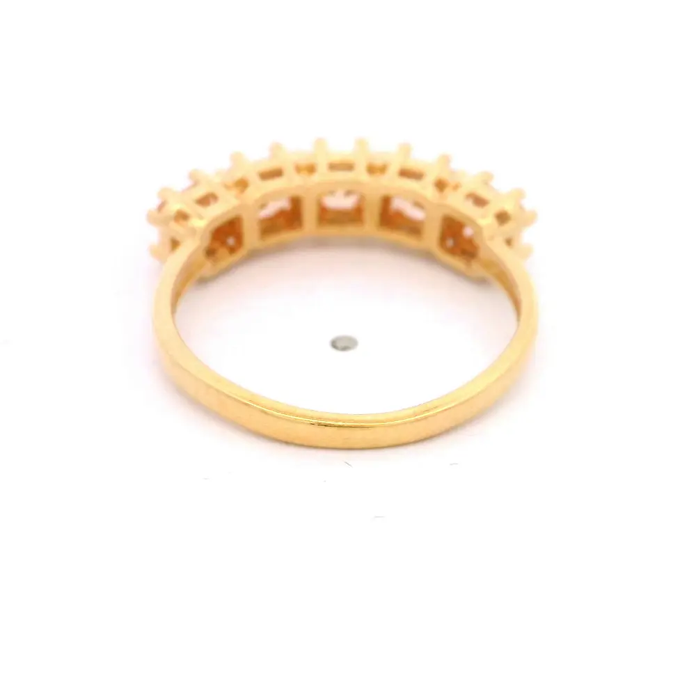 Anillo de Oro Amarillo 18K Cintillo con 5P Champagne