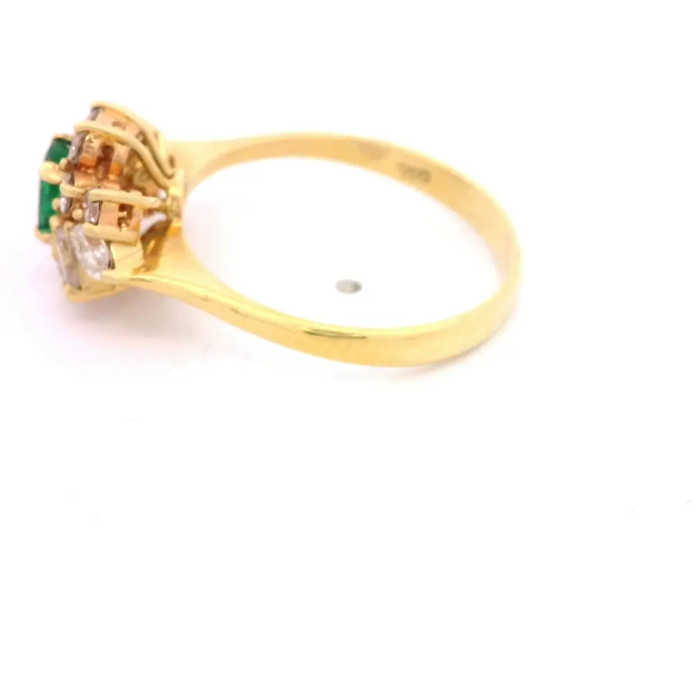 Anillo Flor en Oro 18K con Piedra Ovalada Verde y 12 Diamantes Naturales