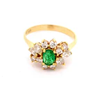 Anillo Flor en Oro 18K con Piedra Ovalada Verde y 12 Diamantes Naturales
