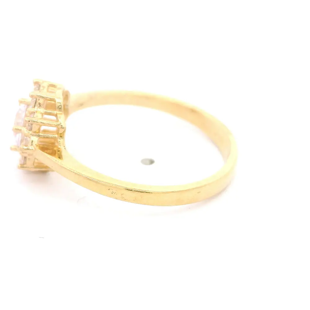 Anillo de Oro Amarillo 18K Flor con 1P Incolora y MCP Incoloras