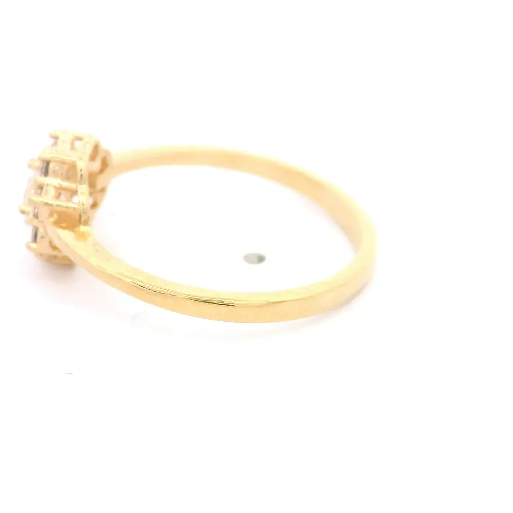 Anillo de Oro Amarillo 18K Flor con 1P Incolora y MCP Incoloras