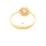 Anillo de Oro Amarillo 18K Flor con 1P Incolora y MCP Incoloras