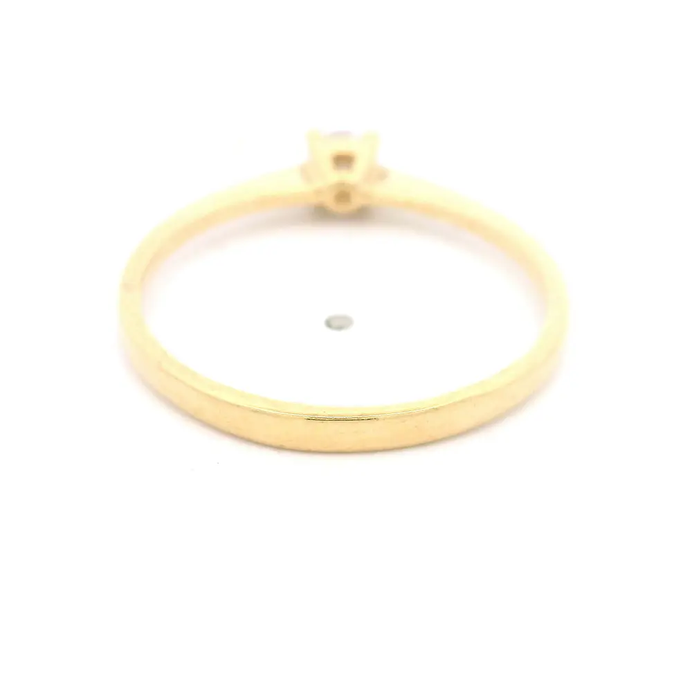 Anillo de Oro Amarillo 18K Solitario con 1P Incolora
