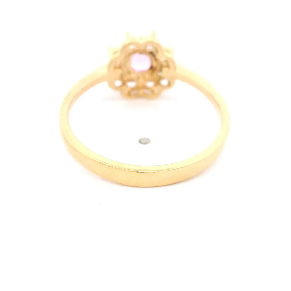 Anillo de Oro Amarillo 18K Flor con 1P Rosada y MCP Incoloras