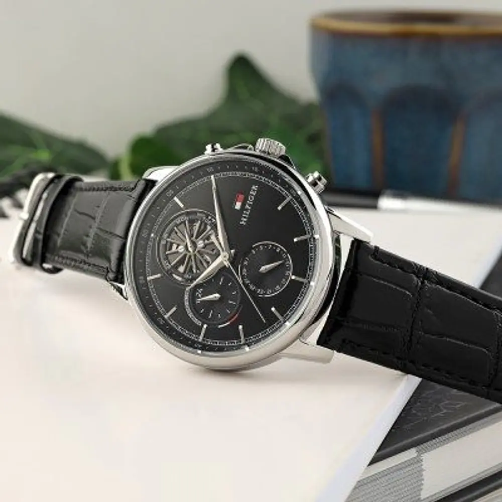 Reloj Tommy Hilfiger Stewart Código 1710605 para Hombre – Correa de Cuero Negro y Caja de Acero Inoxidable