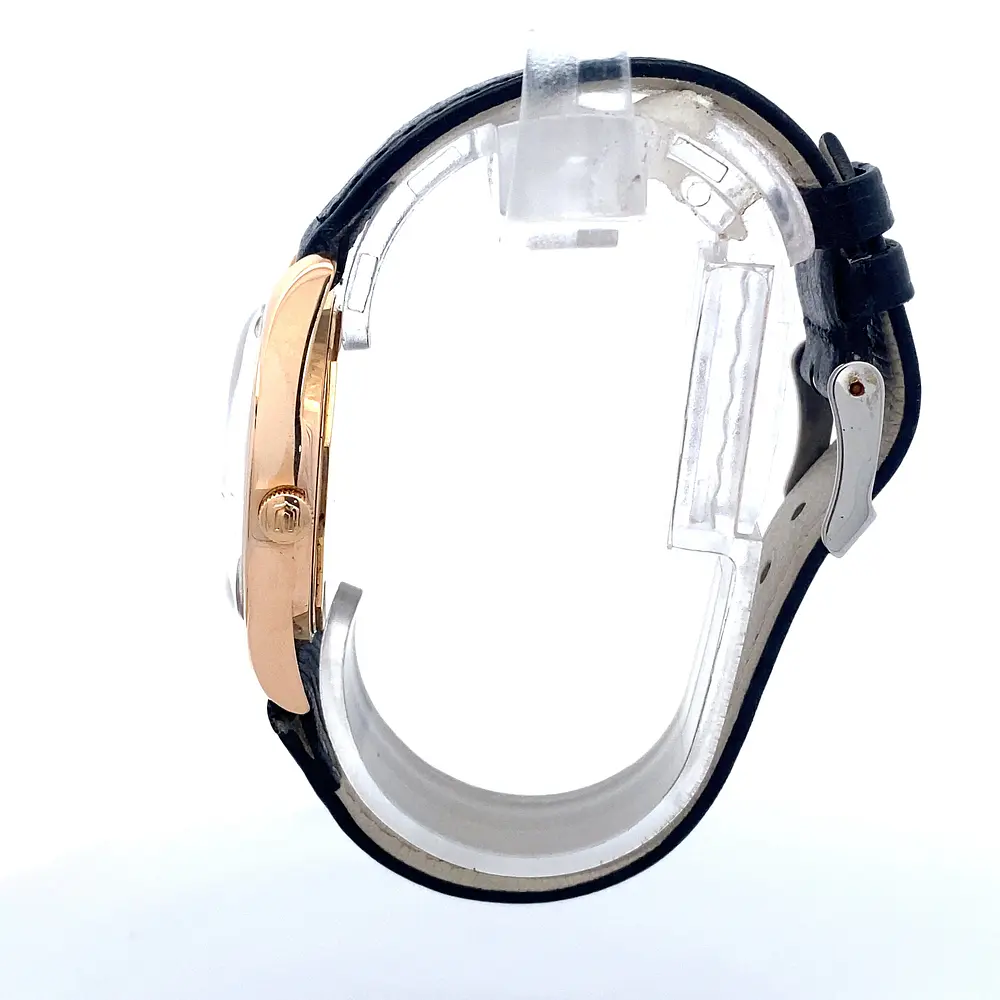 Reloj Universal Genève Polerouter Date Código 104503-2 para Hombre – Automático en Oro 750 con Cristal Plexiglas