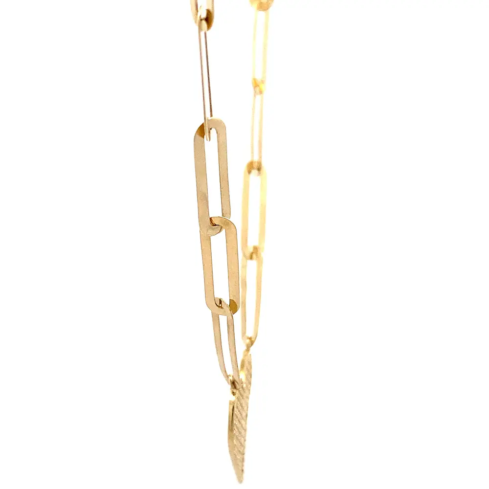 Cadena Ovalada Calada de Oro Amarillo 18K con Dije Corazón