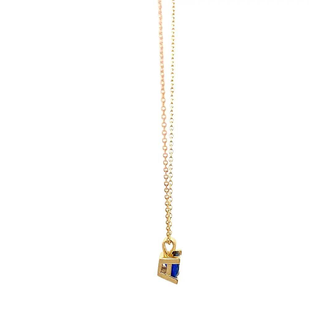 Cadena Limada de Oro Amarillo 18K con Dije Chatón Azul