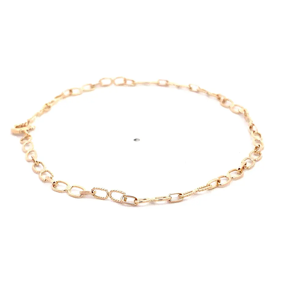 Pulsera Ovalada con Diseño Circular de Oro Amarillo 18K