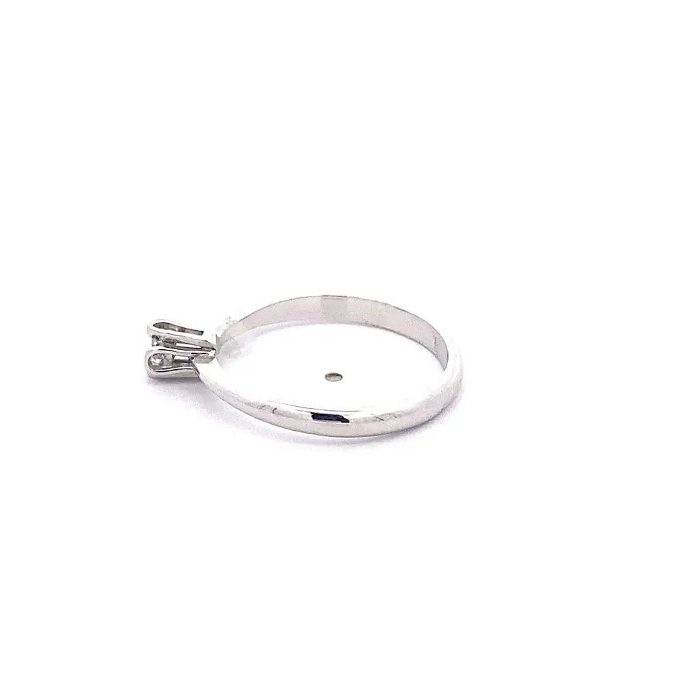 Anillo Solitario de Oro Blanco 18K con Diamante