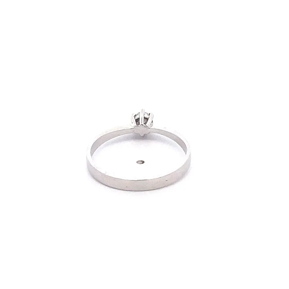 Anillo Solitario de Oro Blanco 18K con Diamante 0,23 ct