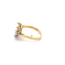 Anillo Sello de Oro Amarillo 18K con Nácar y 2 Diamantes Naturales