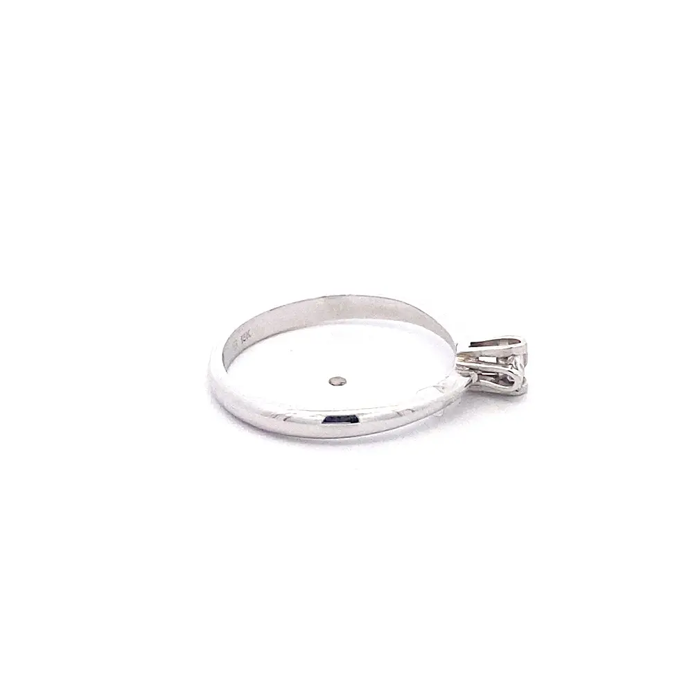 Anillo Solitario de Oro Blanco 18K con Diamante