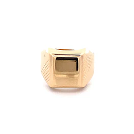 Anillo Sello con Tallado Lateral de Oro Amarillo 18K